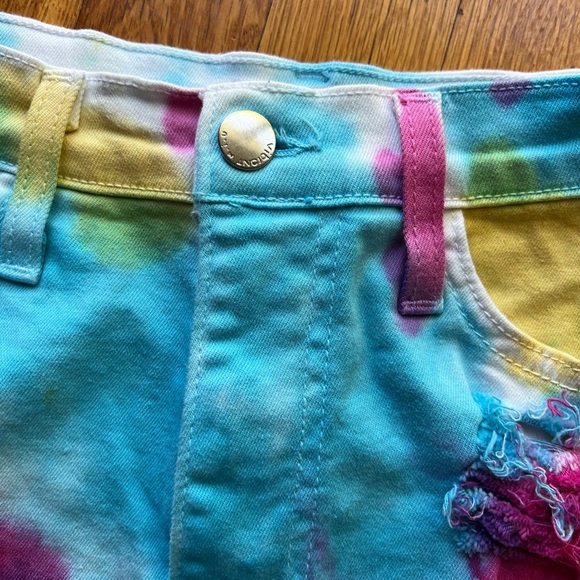Vibrant MIU Size Medium Tie Dye Distressed Shorts - Picture 5 of 5
